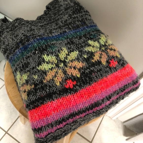 AMERICAN EAGLE SOFT PINK BLACK RED GREEN YELLOW KNIT JEGGING SWEATER SMALL WOOL - Picture 2 of 10